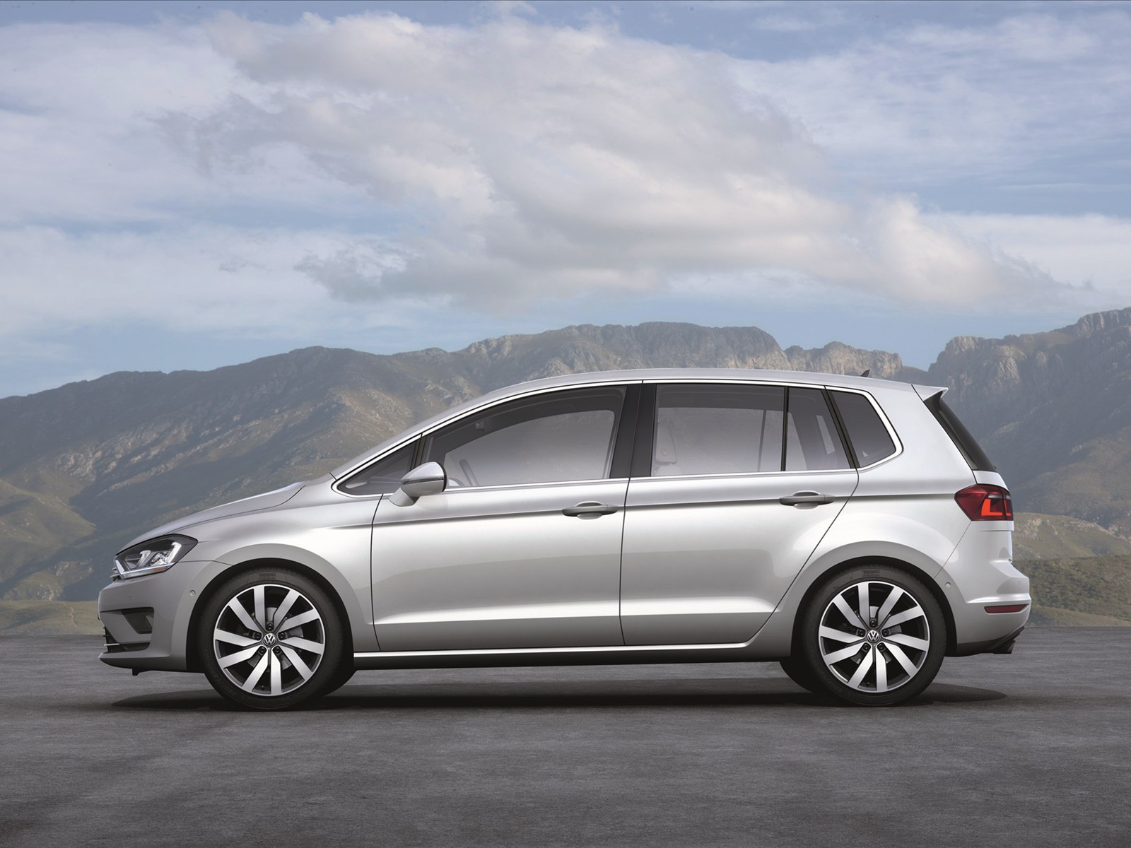 Volkswagen Golf Sportsvan Concept 2013