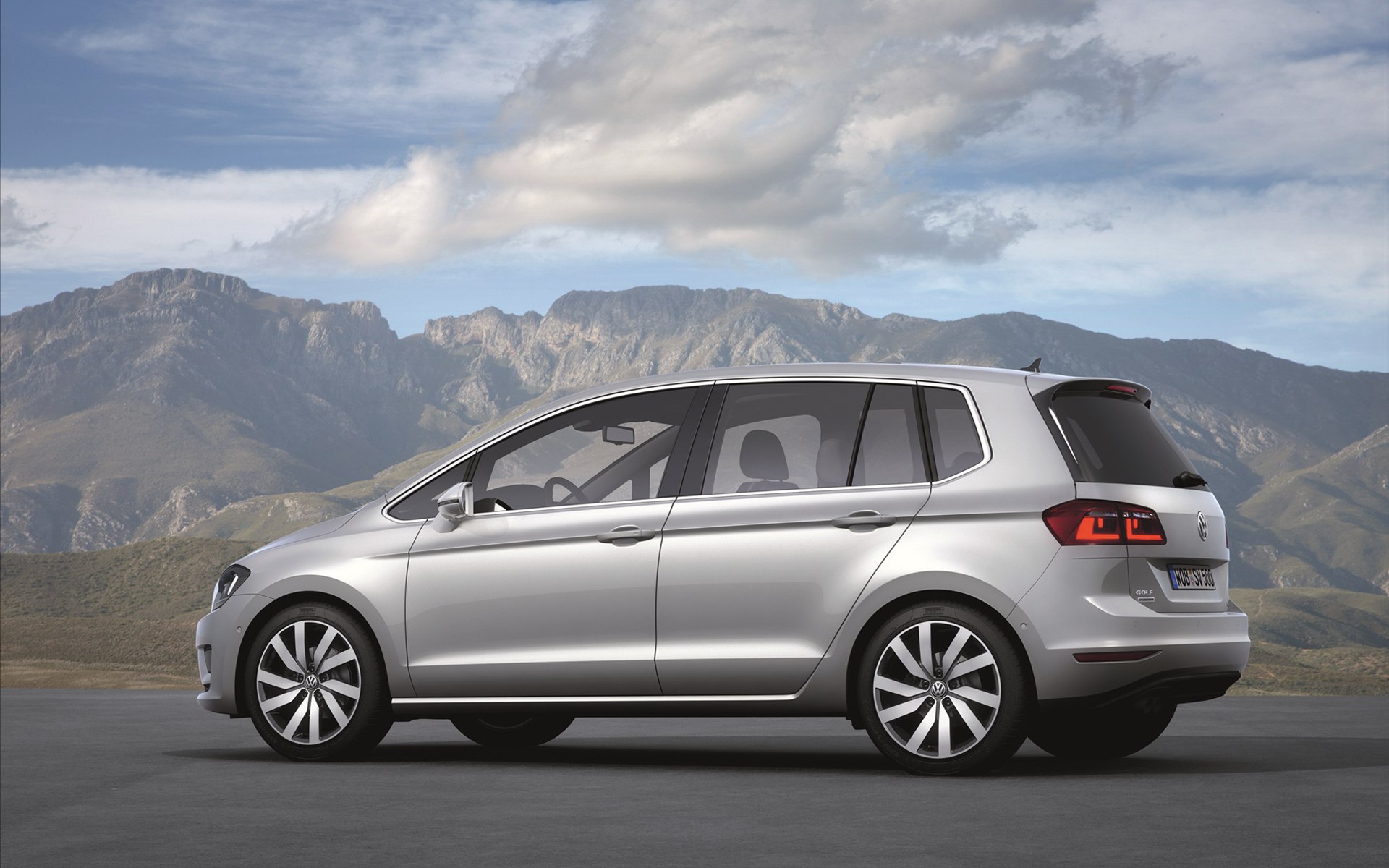 Volkswagen Golf Sportsvan Concept 2013