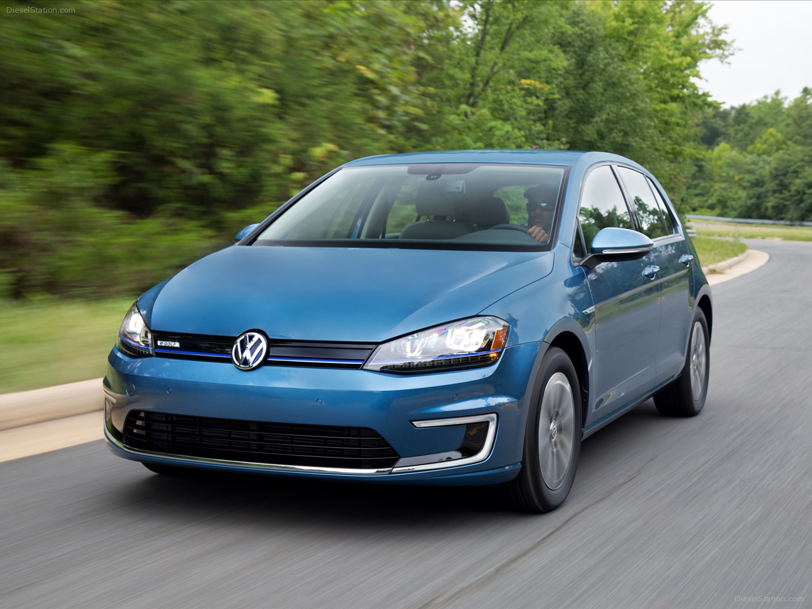 Volkswagen e-Golf 2015