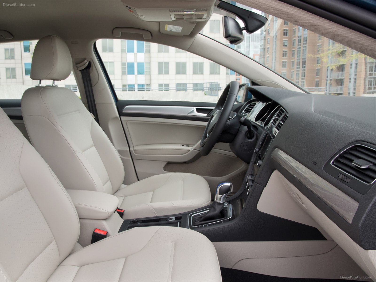 Volkswagen e-Golf 2015