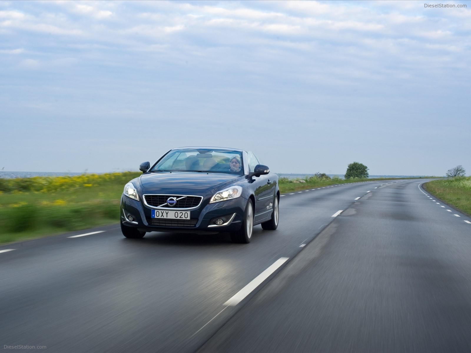 Volvo C70 2012
