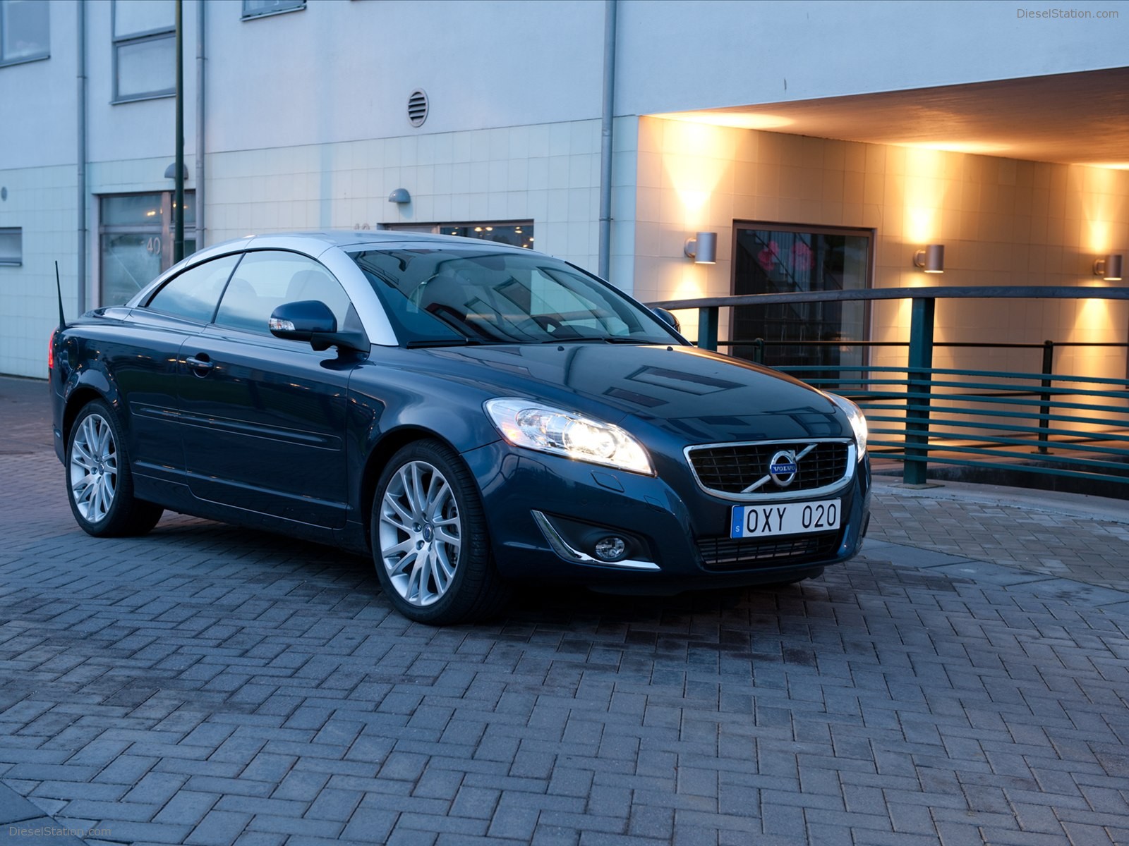 Volvo C70 2012