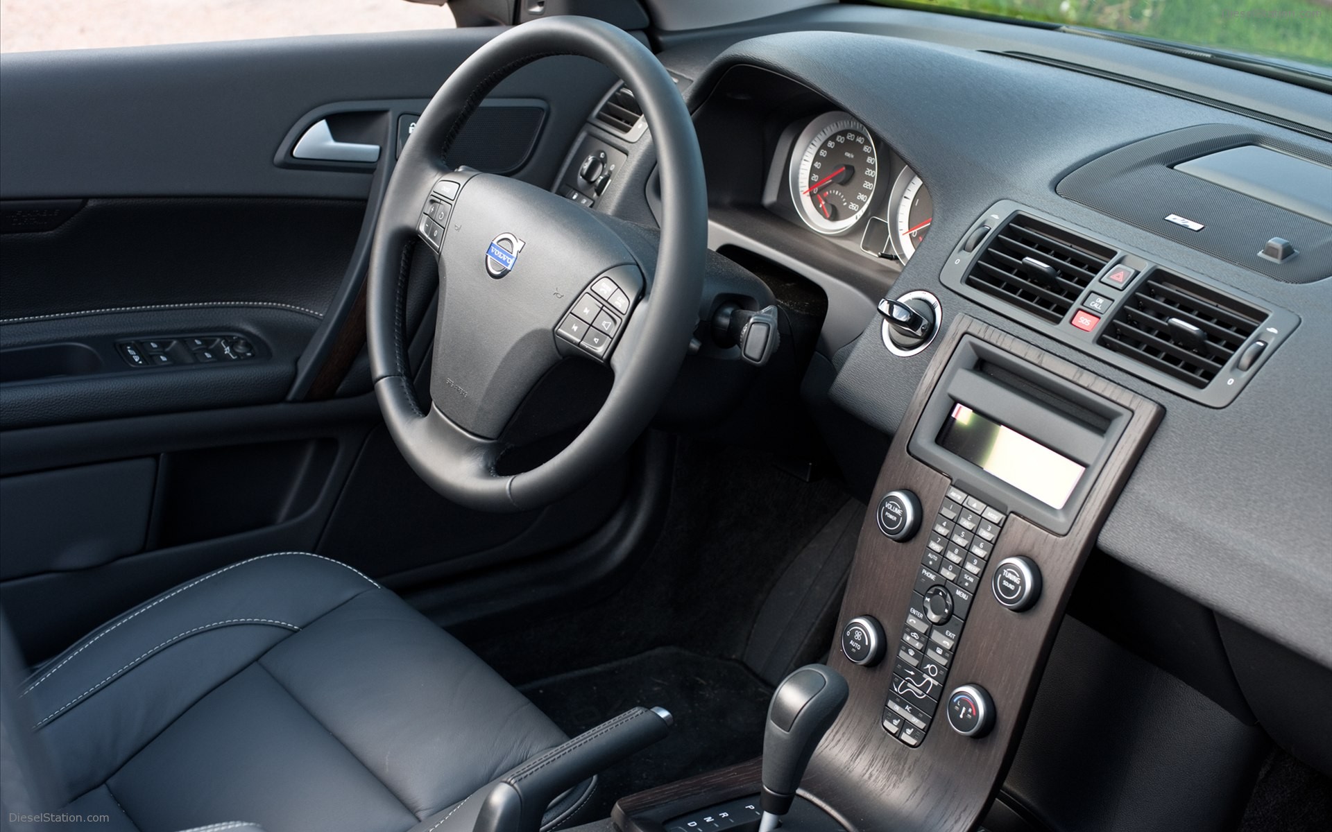 Volvo C70 2012