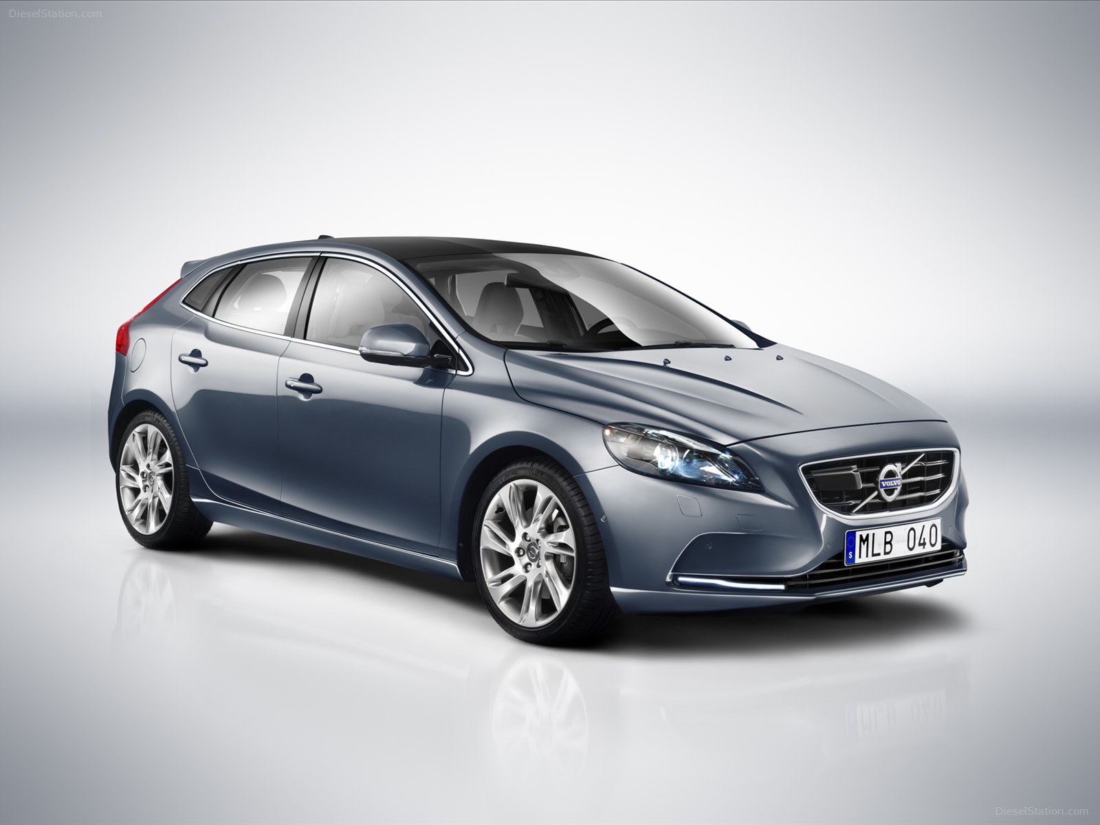 Volvo V40 2013