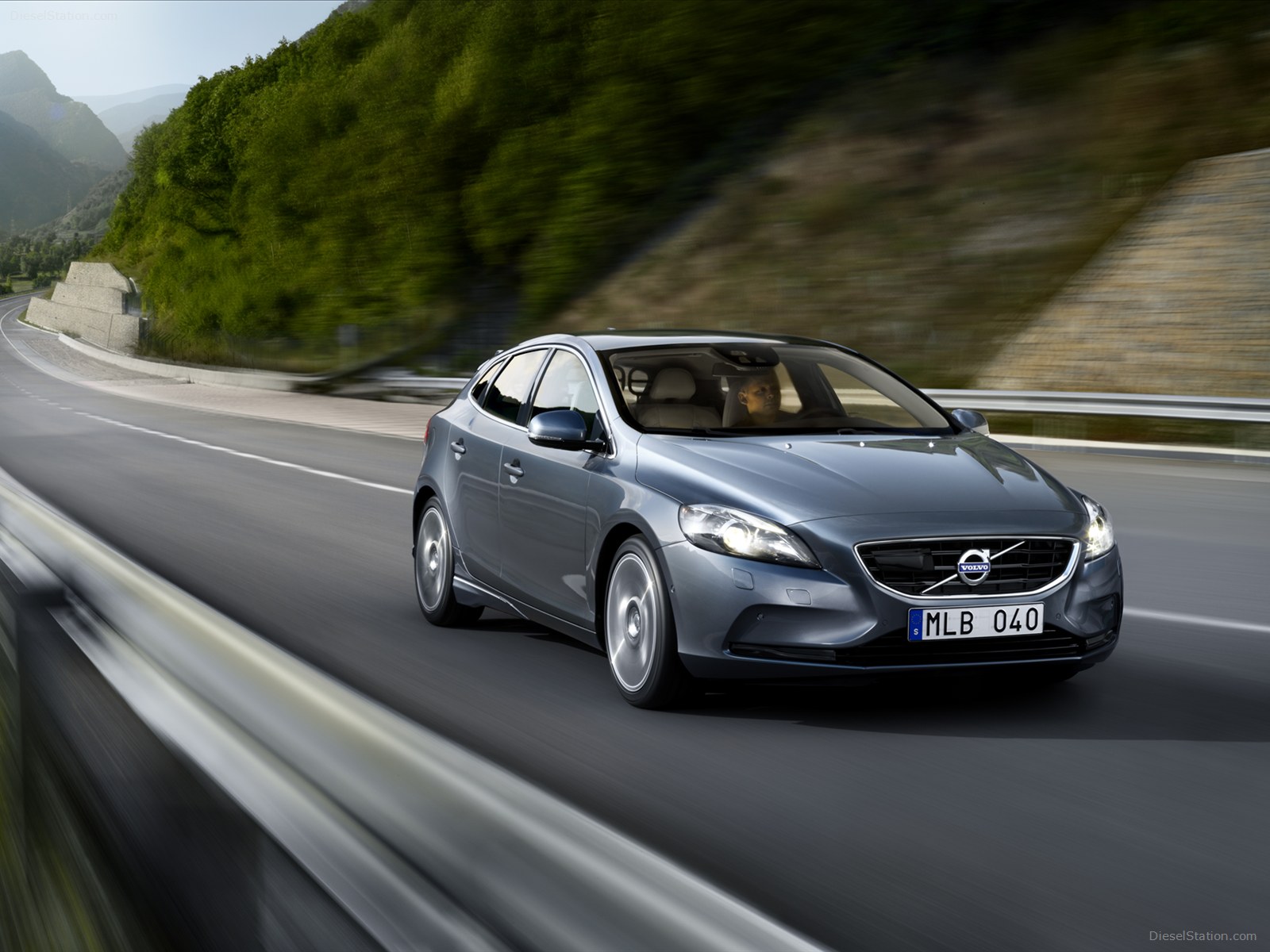 Volvo V40 2013