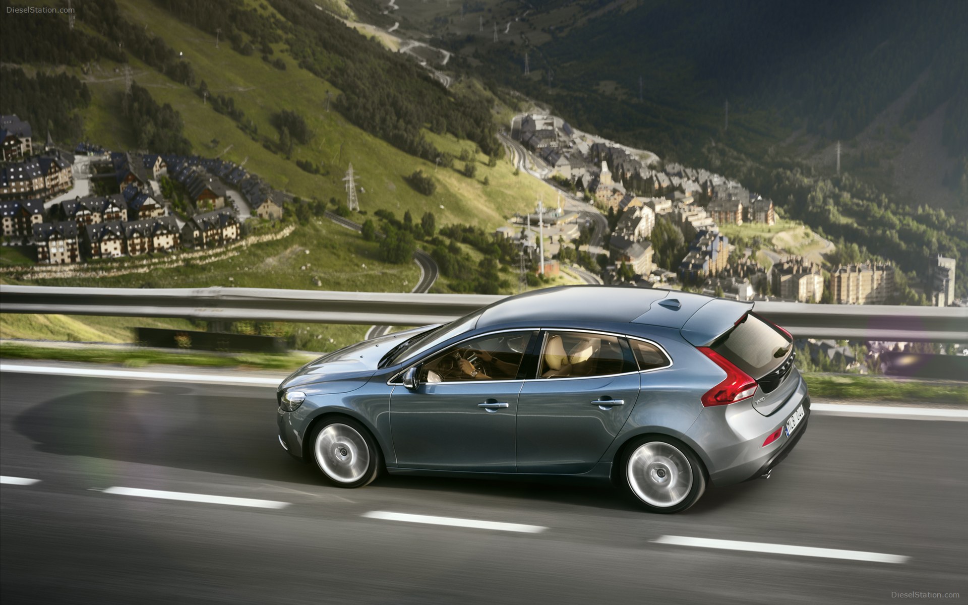 Volvo V40 2013