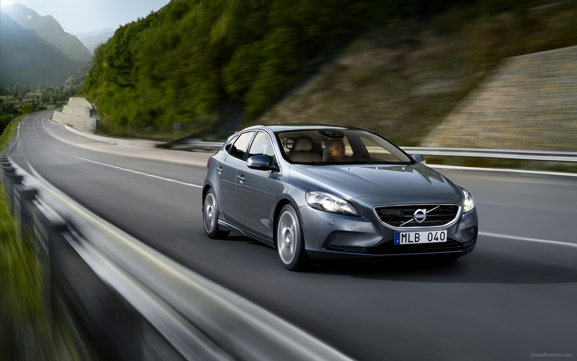 Volvo V40 2014