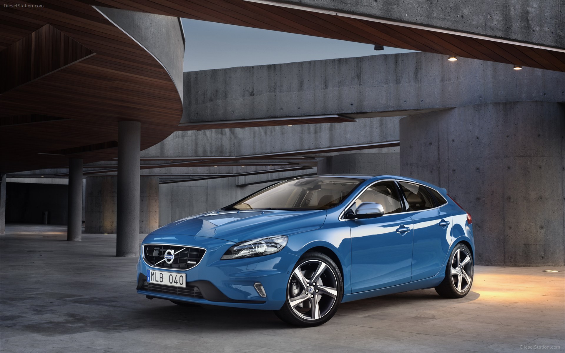 Volvo V40 2014