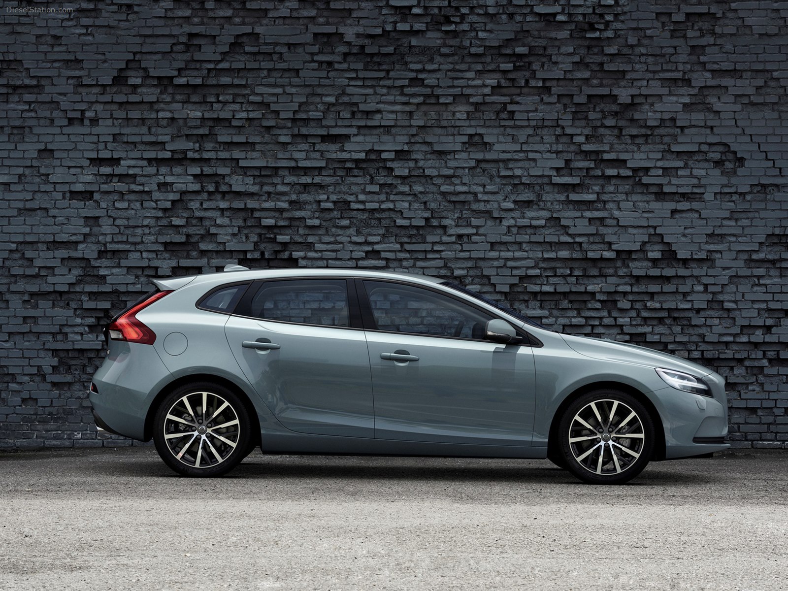 Volvo V40 2017