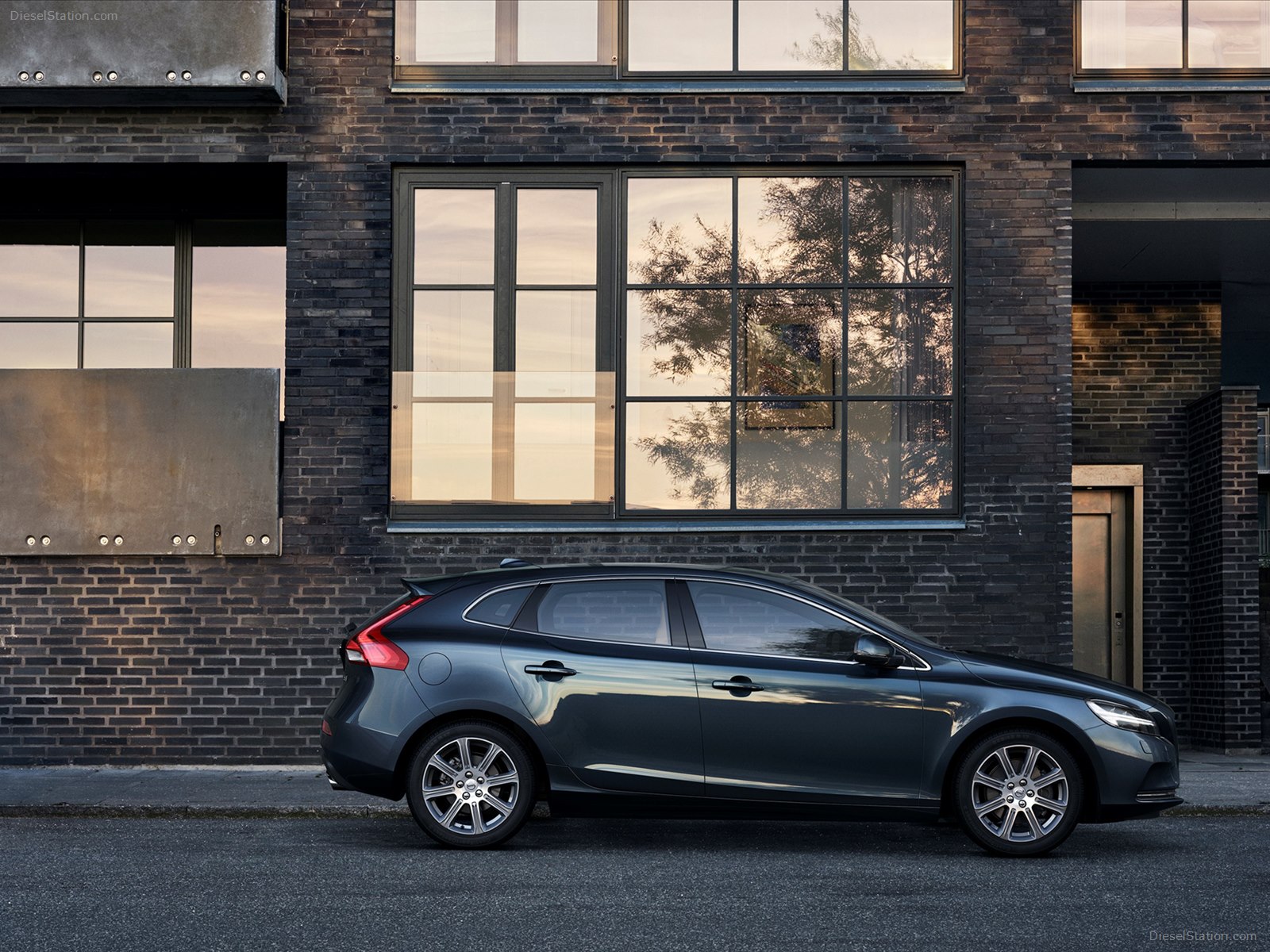 Volvo V40 2017