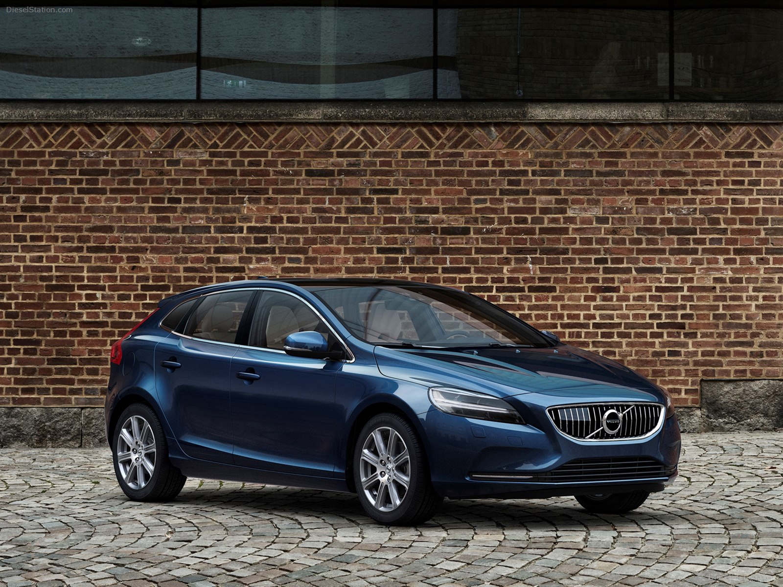 Volvo V40 2017