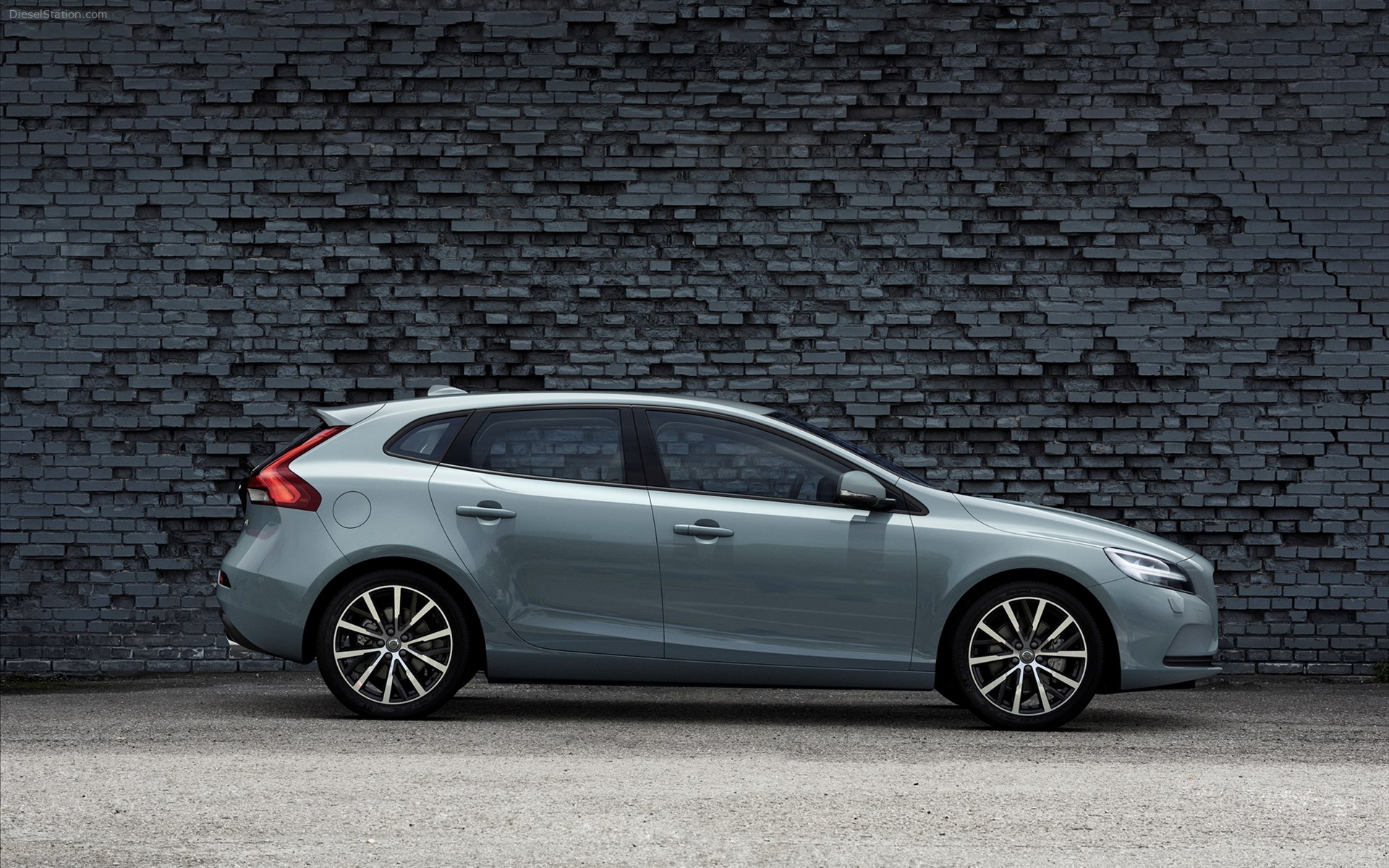 Volvo V40 2017