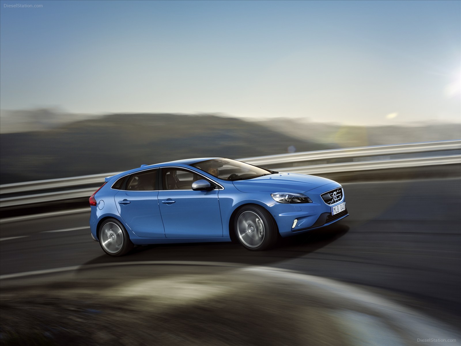 Volvo V40 R-Design 2013