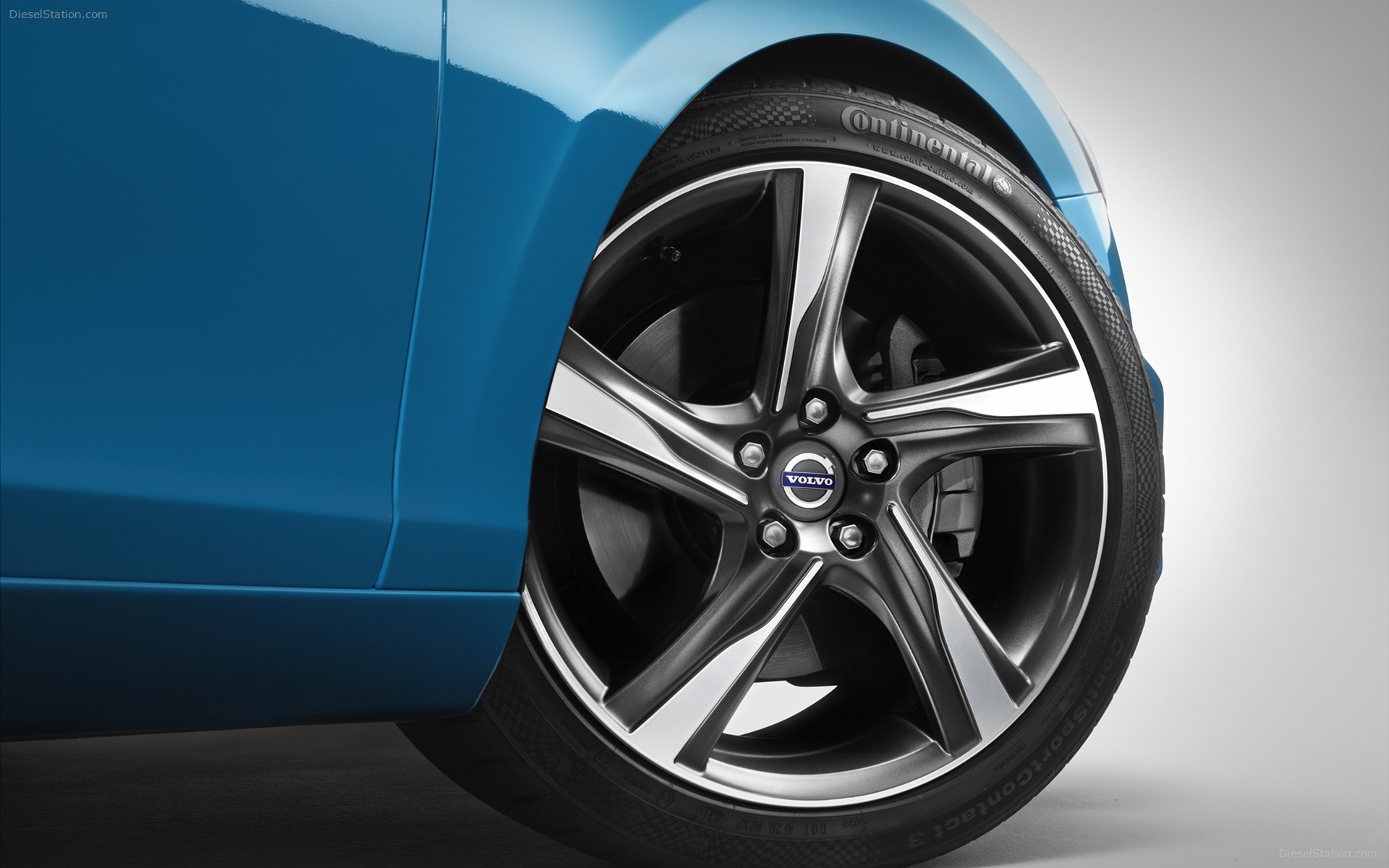 Volvo V40 R-Design 2013