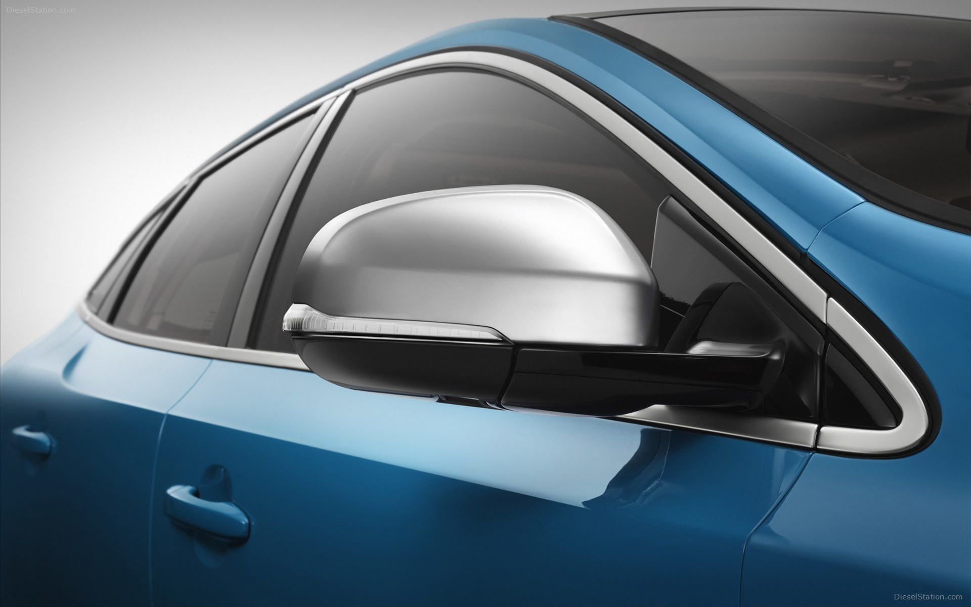 Volvo V40 R-Design 2013