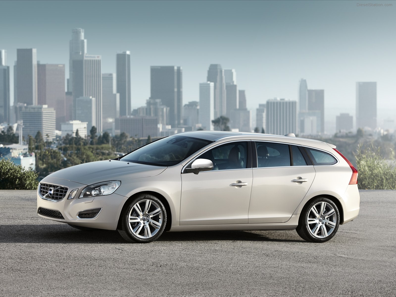 Volvo V60 Sports Wagon 2011