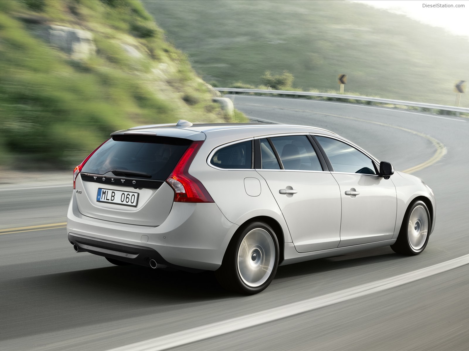 Volvo V60 Sports Wagon 2011