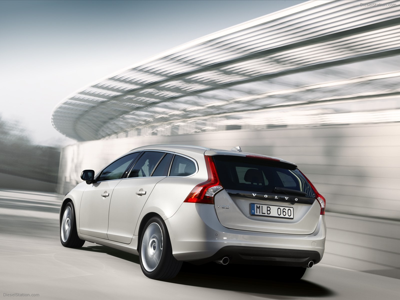 Volvo V60 Sports Wagon 2011