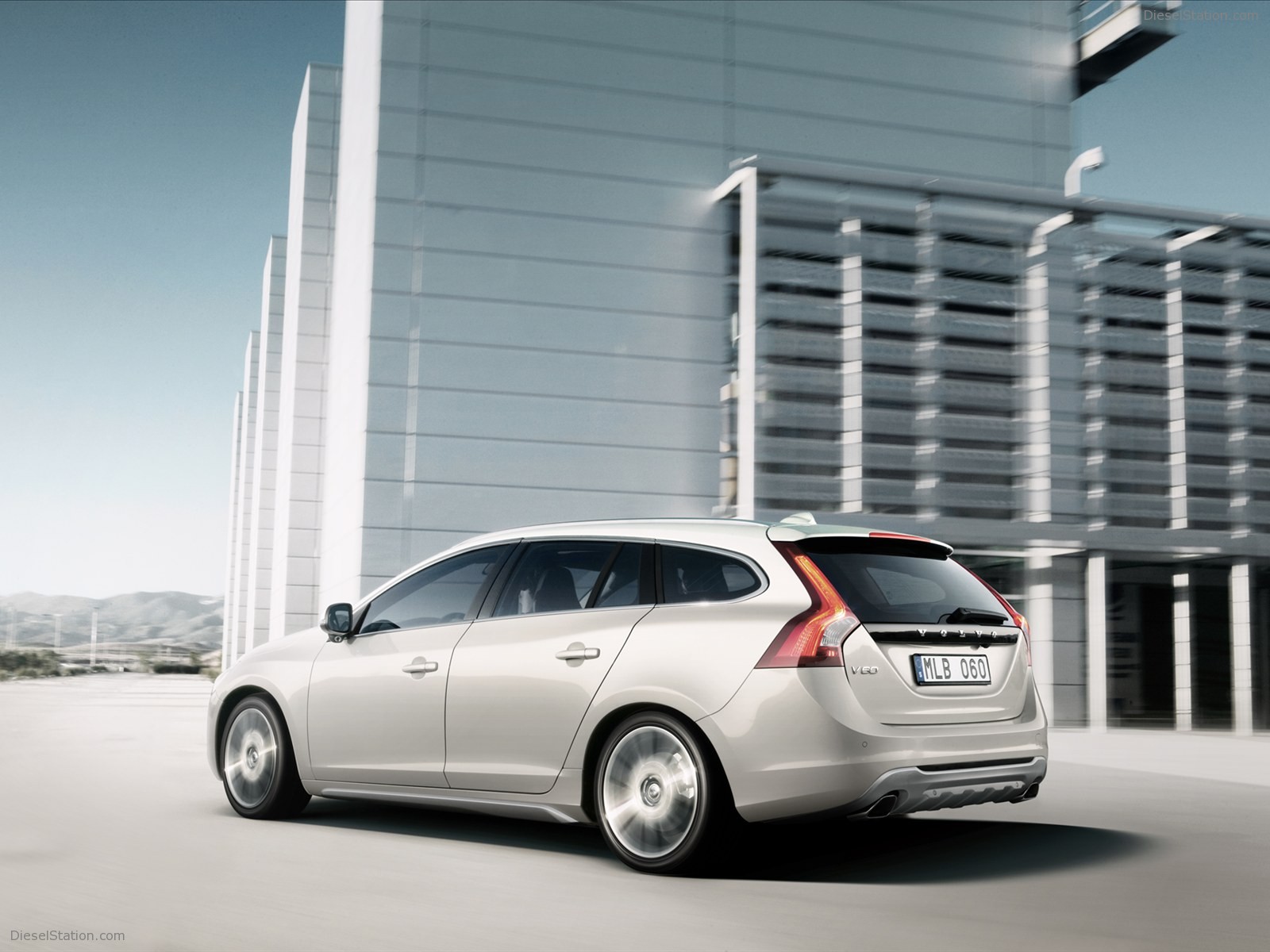 Volvo V60 Sports Wagon 2011