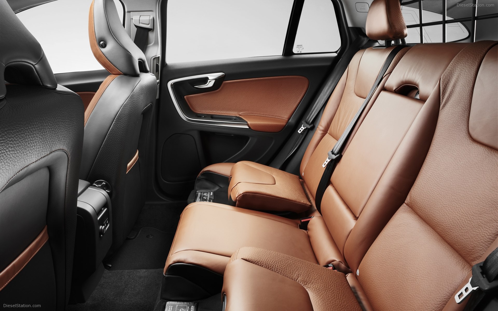 Volvo V60 Sports Wagon 2011