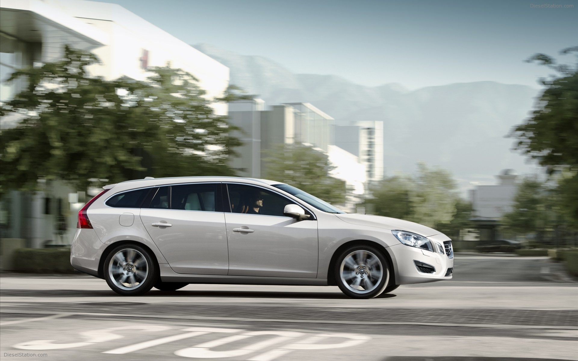 Volvo V60 Sports Wagon 2011
