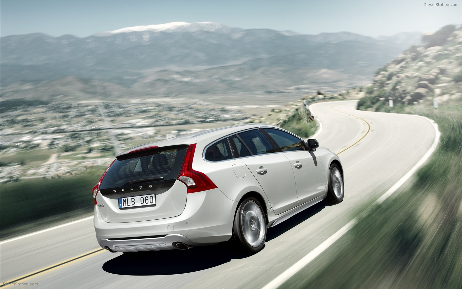 Volvo V60 Sports Wagon 2011