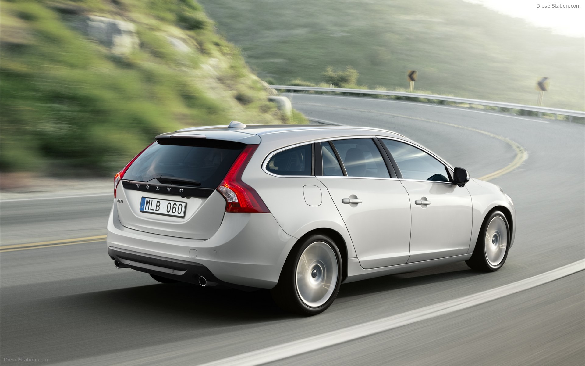 Volvo V60 Sports Wagon 2011