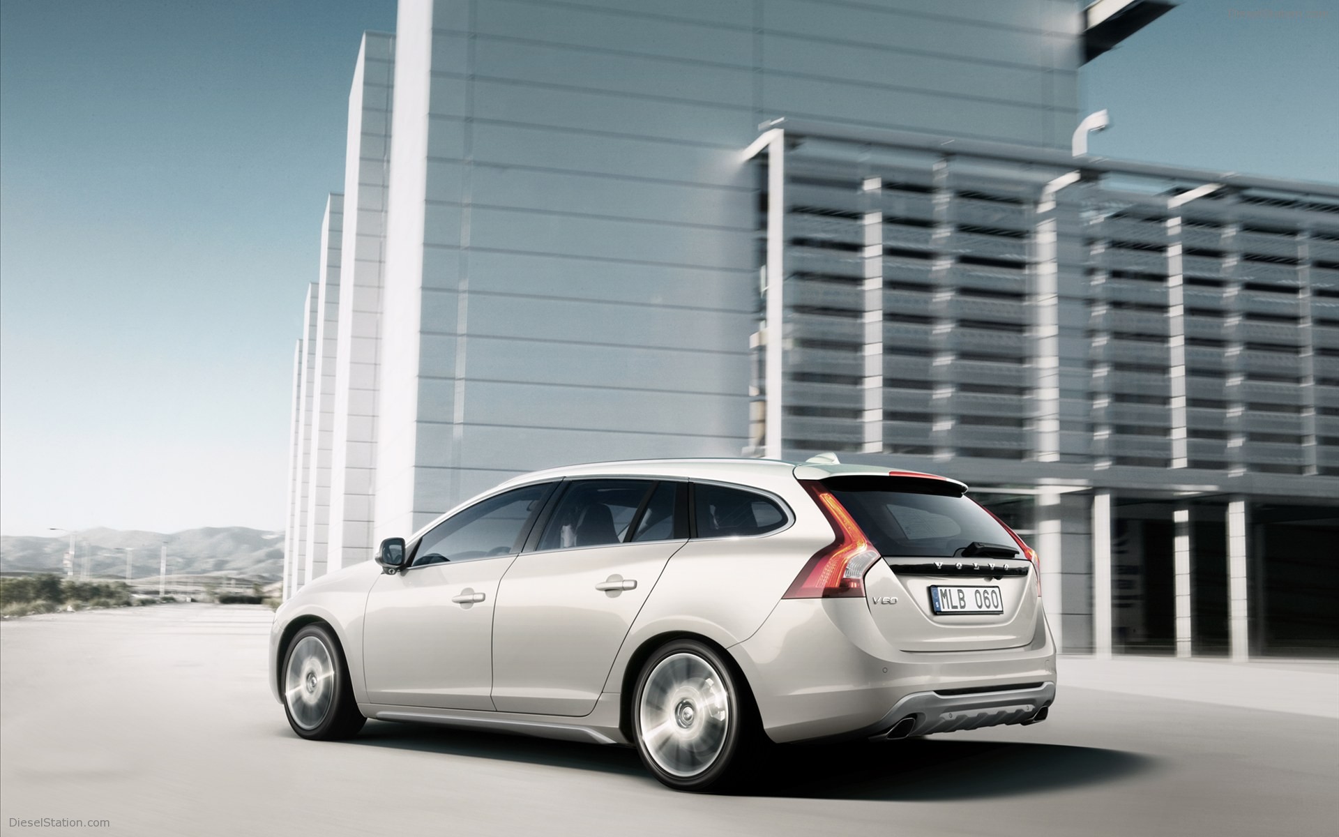 Volvo V60 Sports Wagon 2011