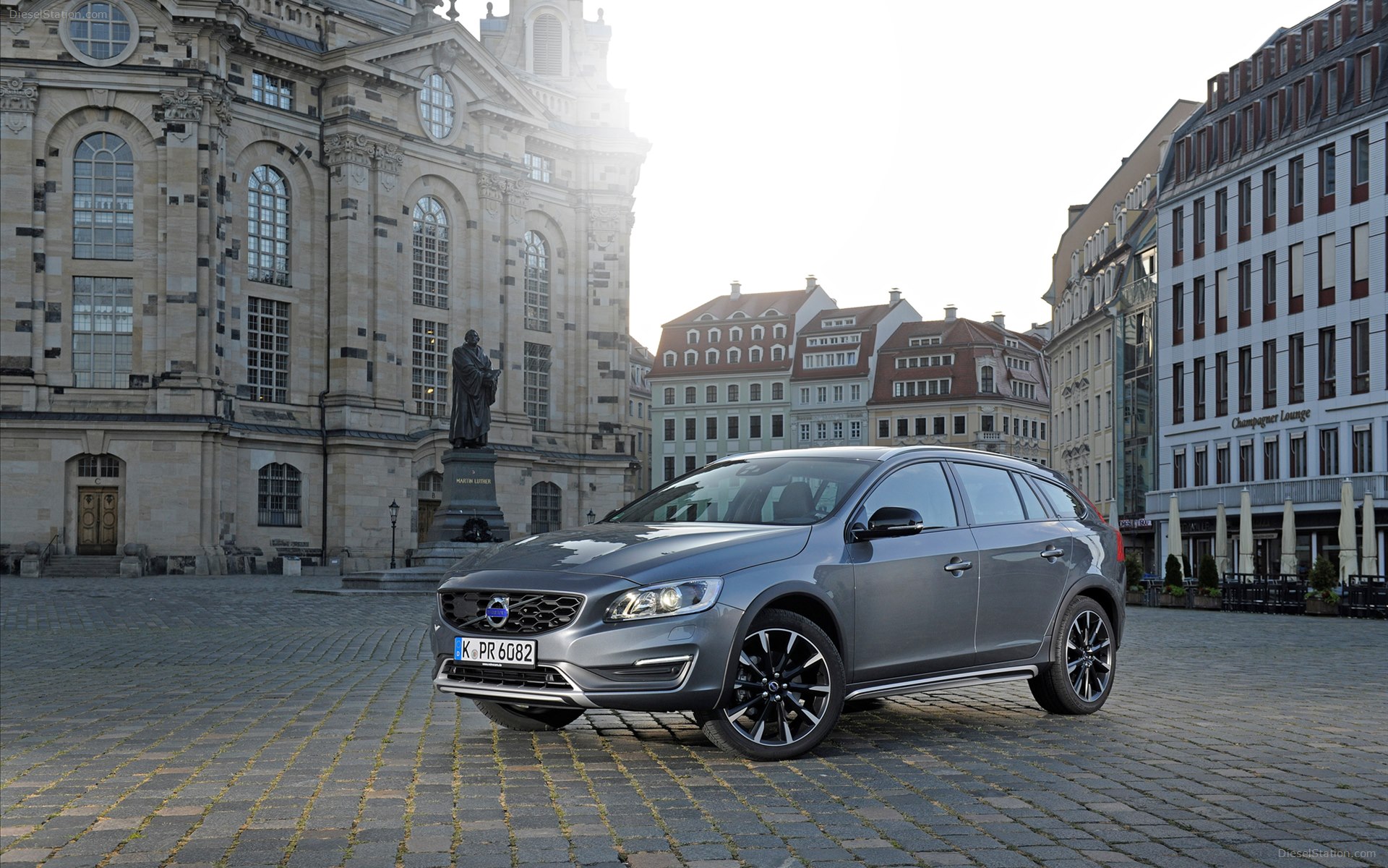 Volvo V60 Cross Country 2016