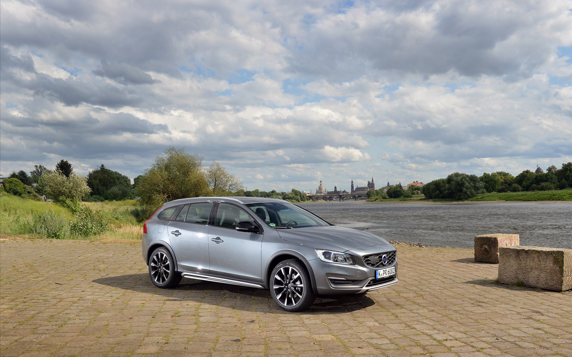 Volvo V60 Cross Country 2016
