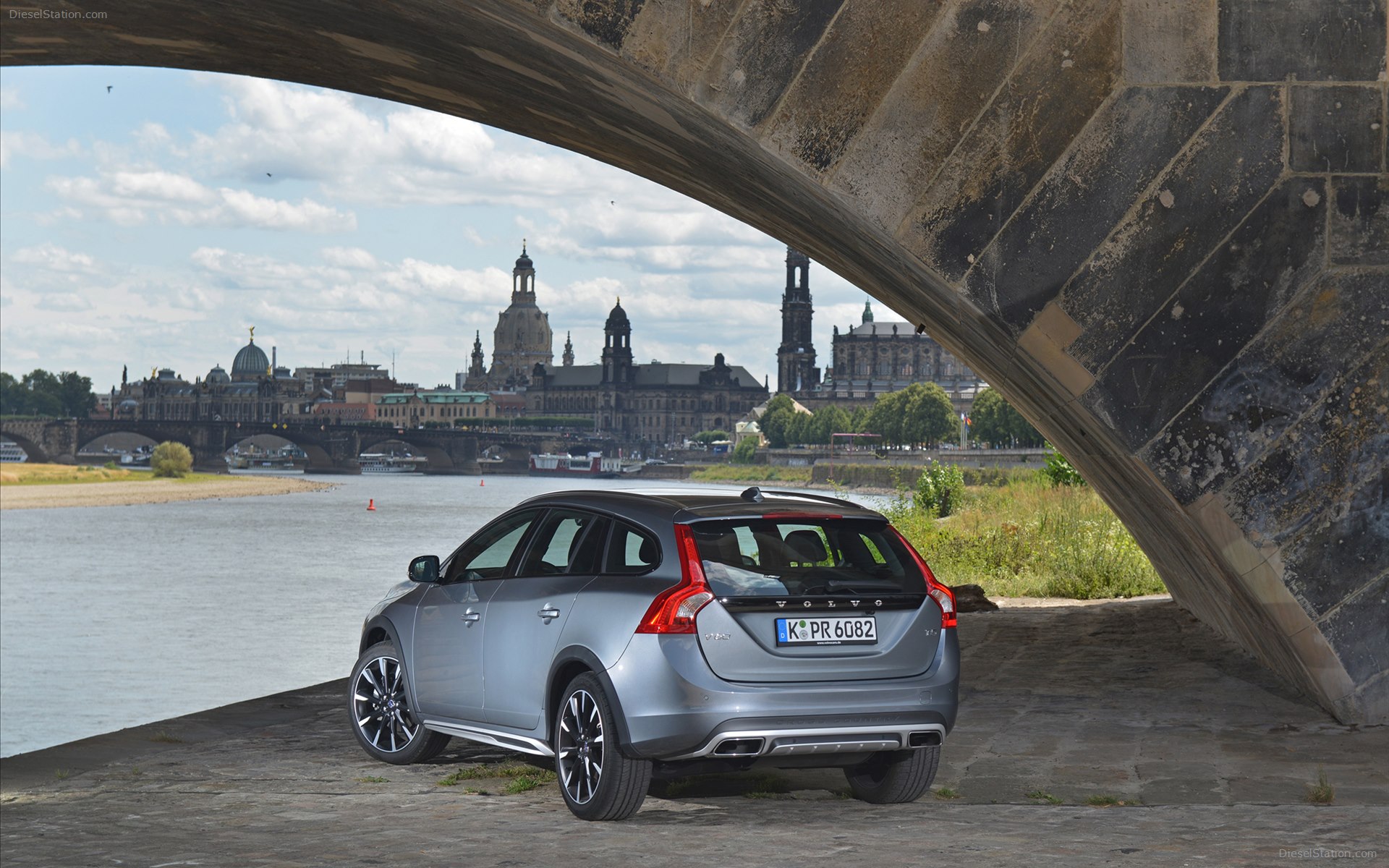 Volvo V60 Cross Country 2016