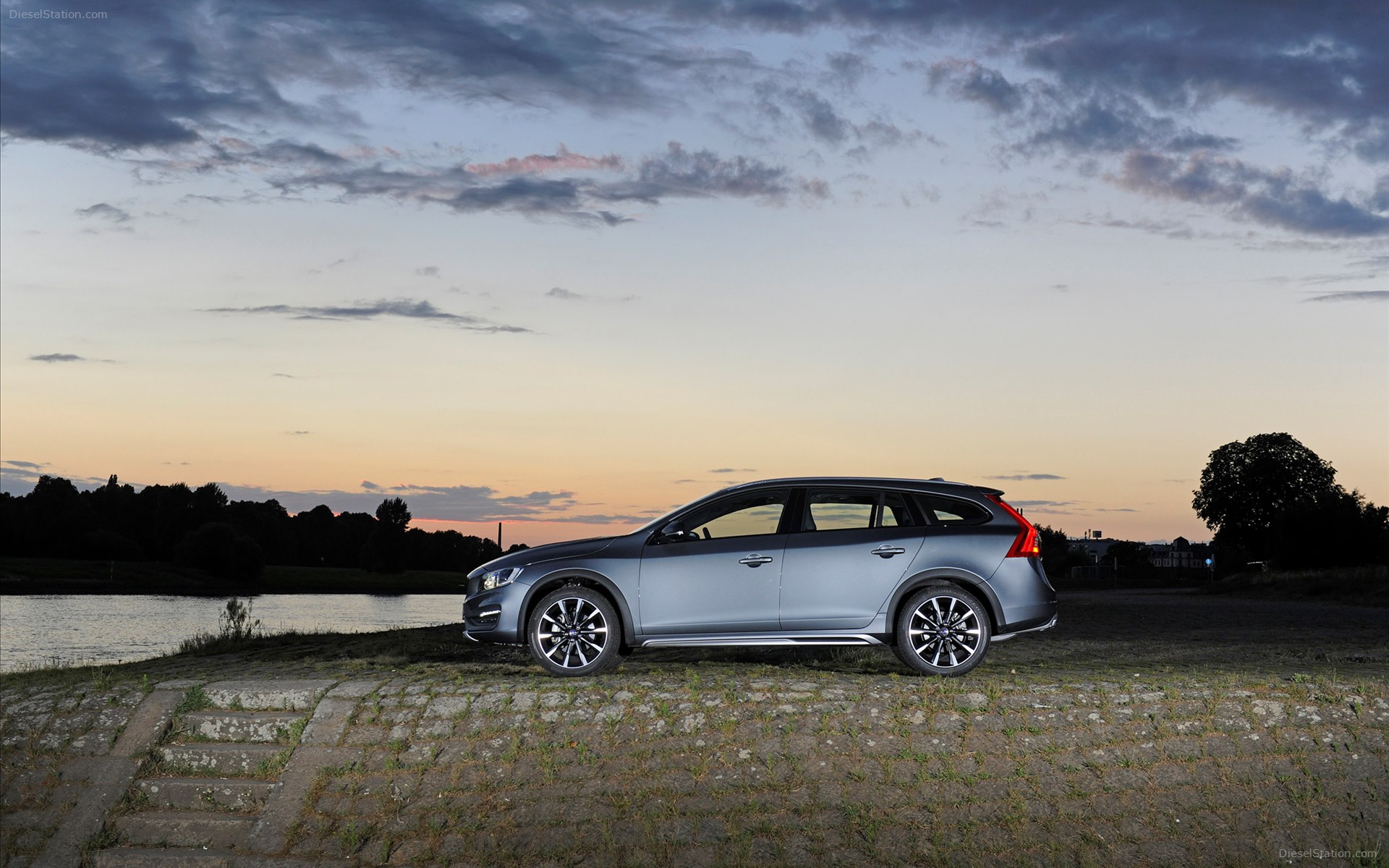 Volvo V60 Cross Country 2016