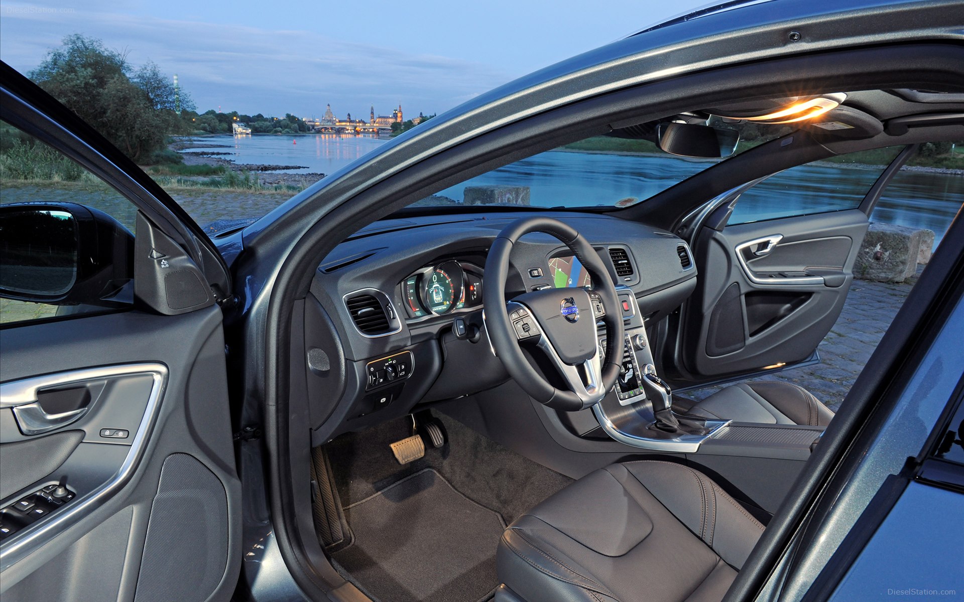 Volvo V60 Cross Country 2016