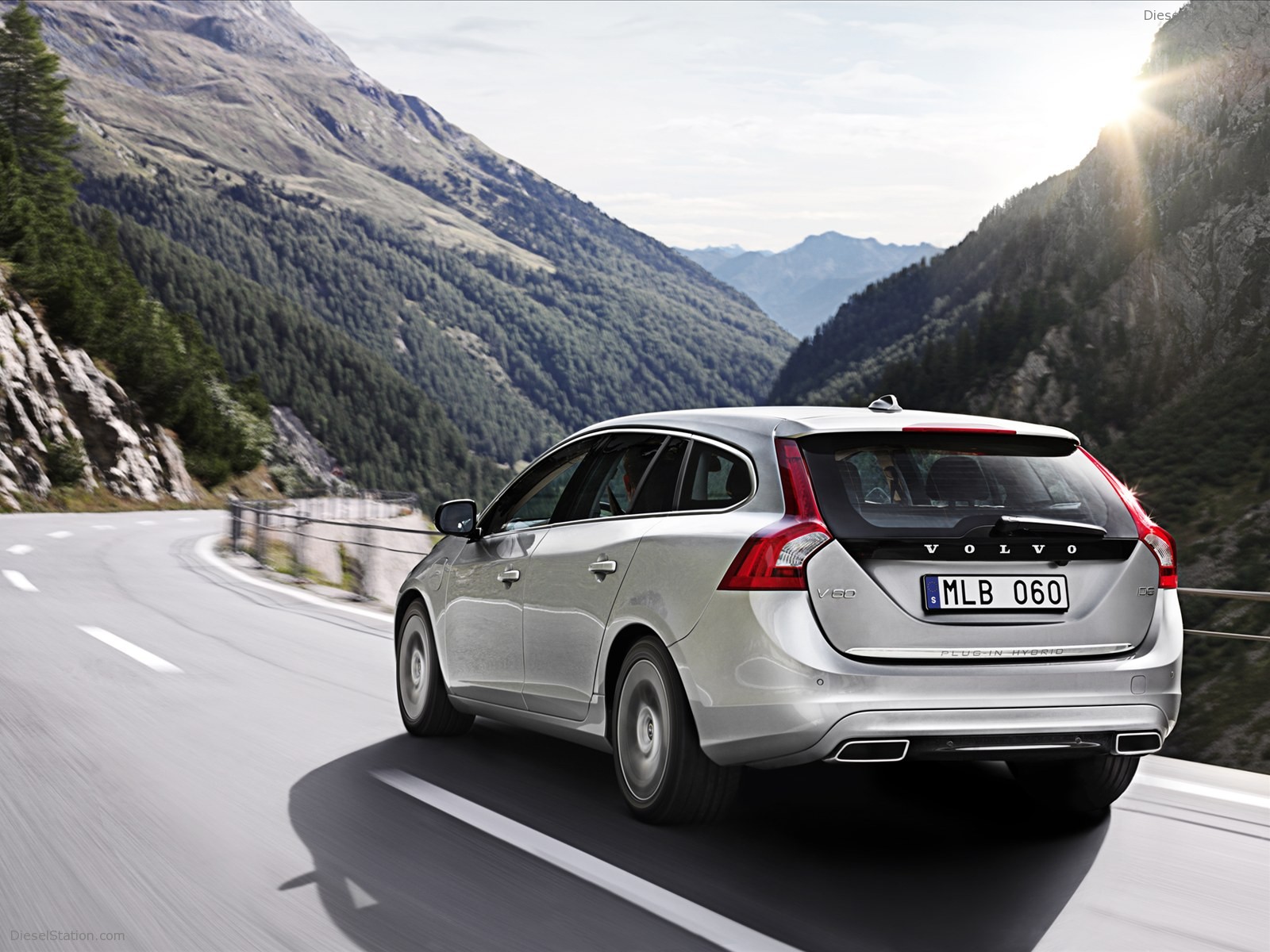 Volvo V60 Plug-in Hybrid 2013