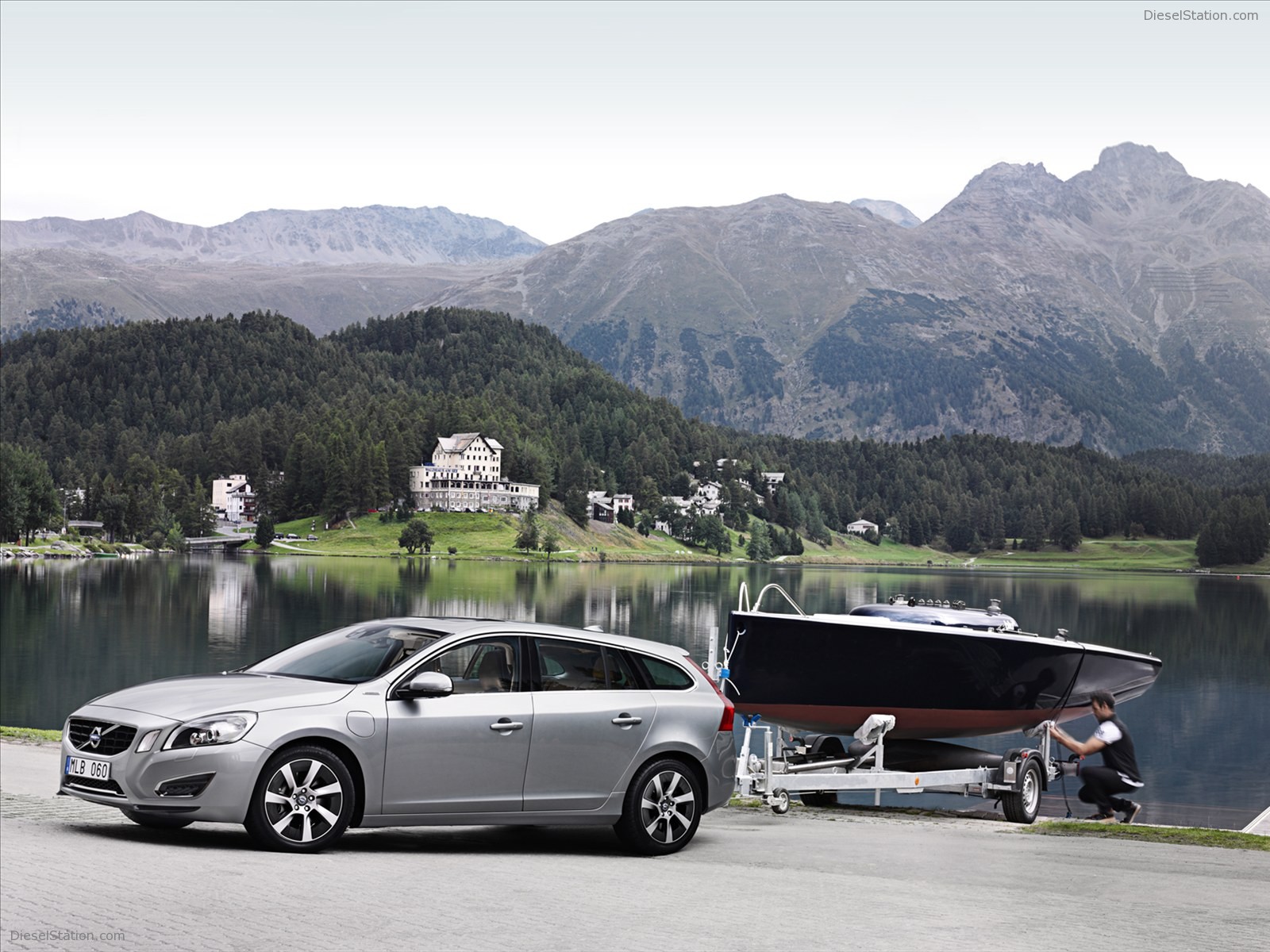 Volvo V60 Plug-in Hybrid 2013