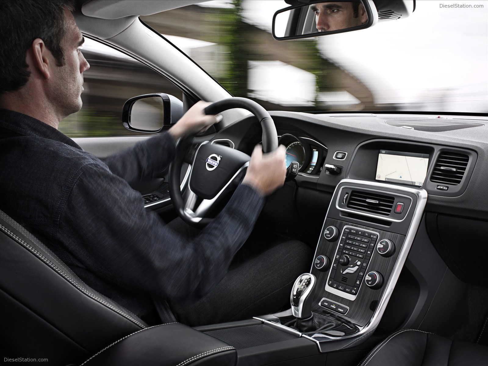 Volvo V60 Plug-in Hybrid 2013