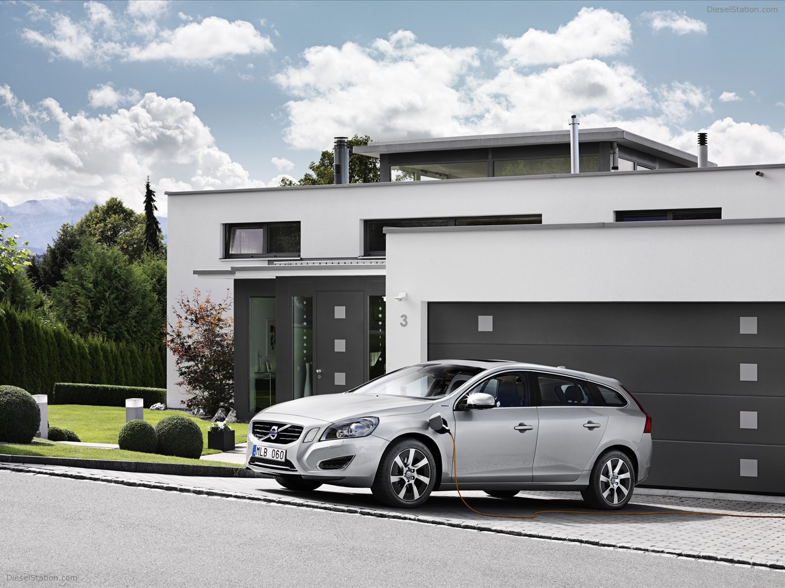 Volvo V60 Plug-in Hybrid 2013
