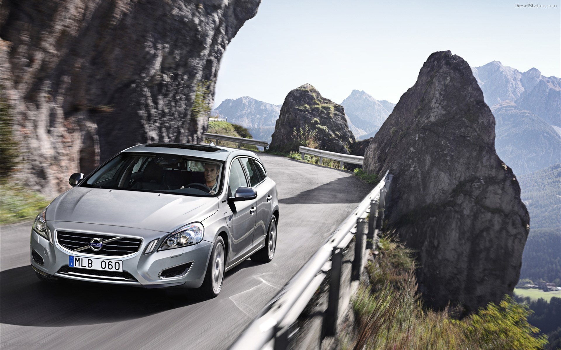 Volvo V60 Plug-in Hybrid 2013