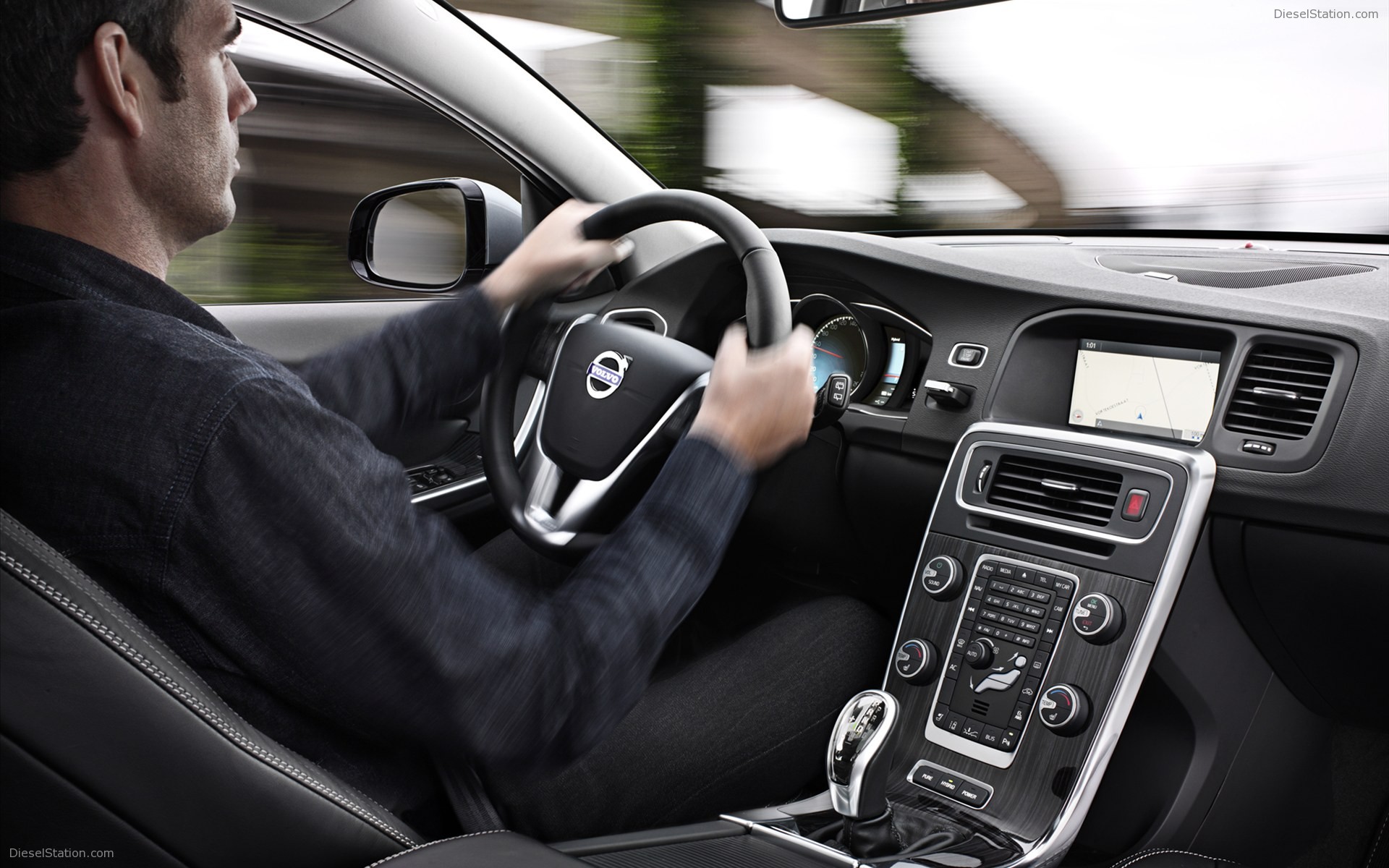 Volvo V60 Plug-in Hybrid 2013