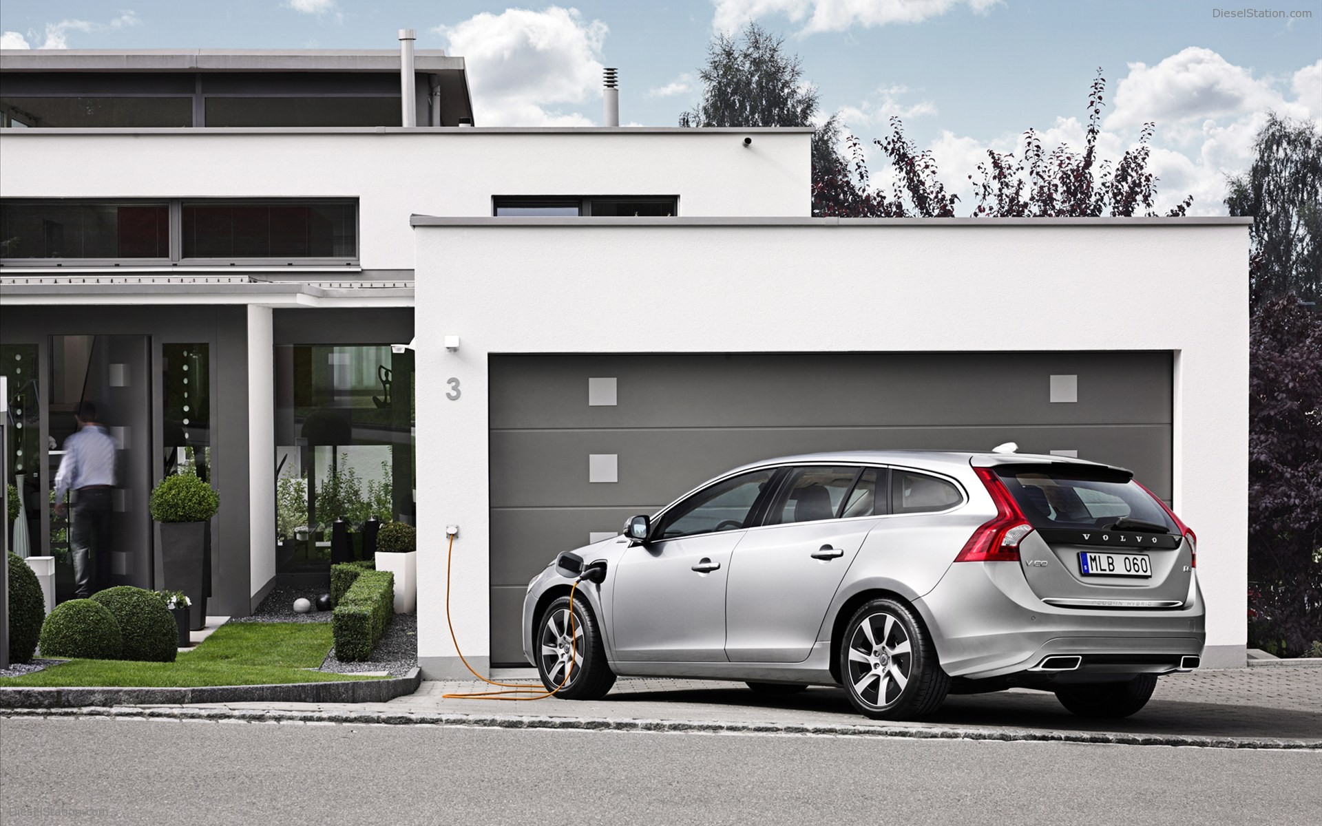 Volvo V60 Plug-in Hybrid 2013