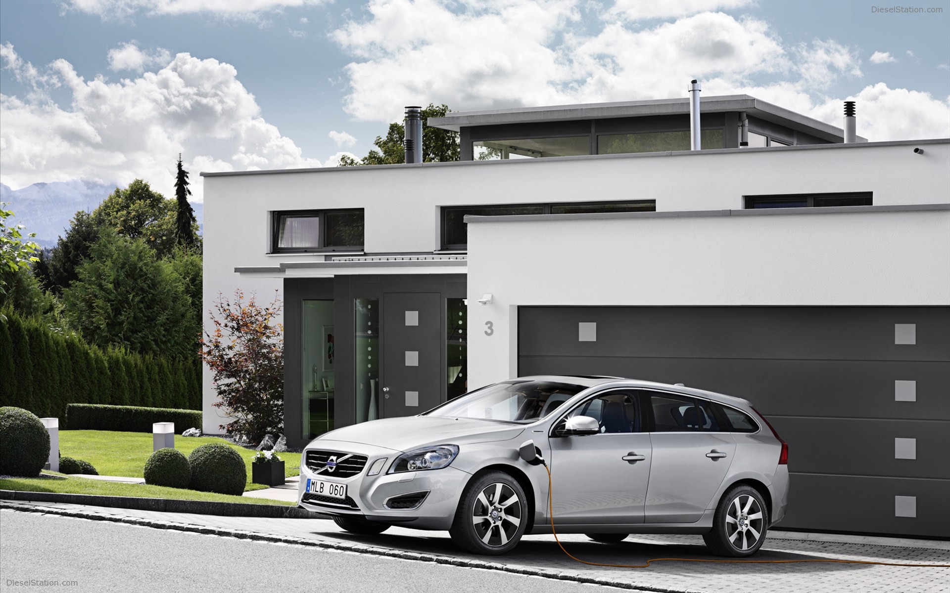 Volvo V60 Plug-in Hybrid 2013