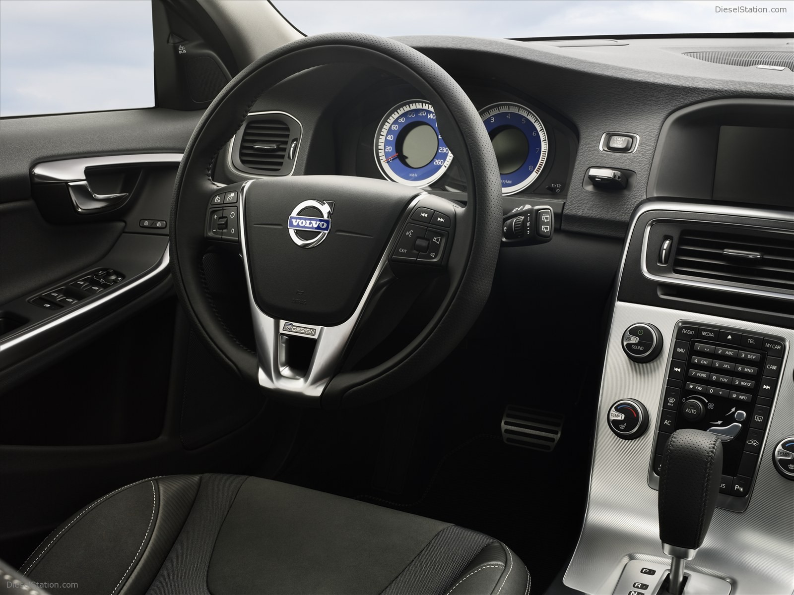 Volvo V60 R-Design 2011