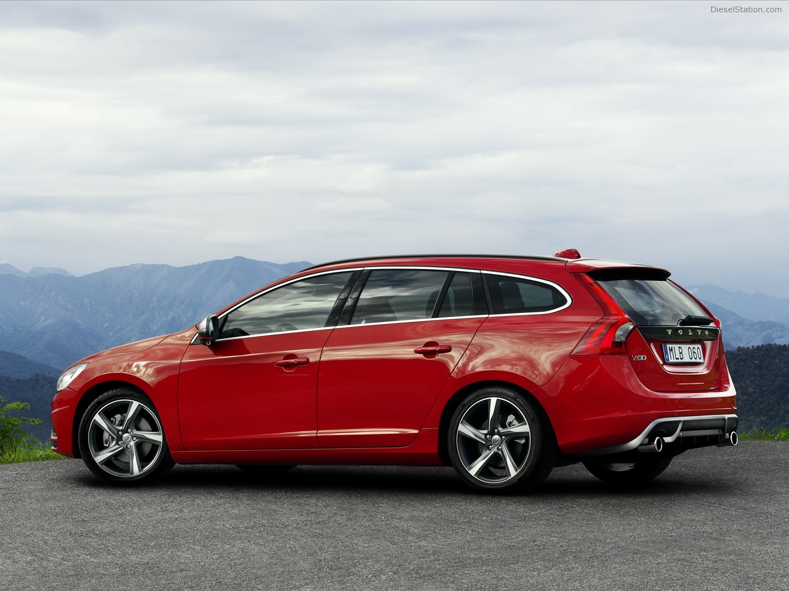 Volvo V60 R-Design 2011