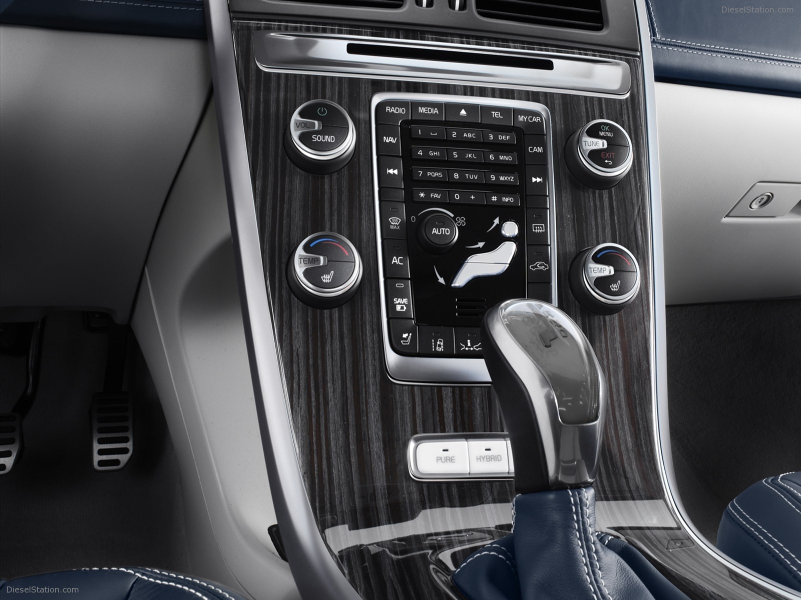 Volvo XC60 Plug-in Hybrid Concept 2012