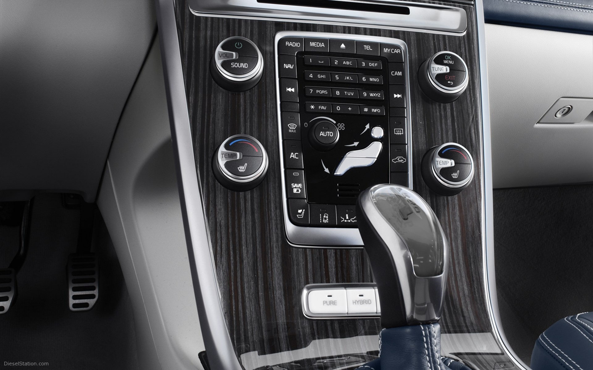 Volvo XC60 Plug-in Hybrid Concept 2012