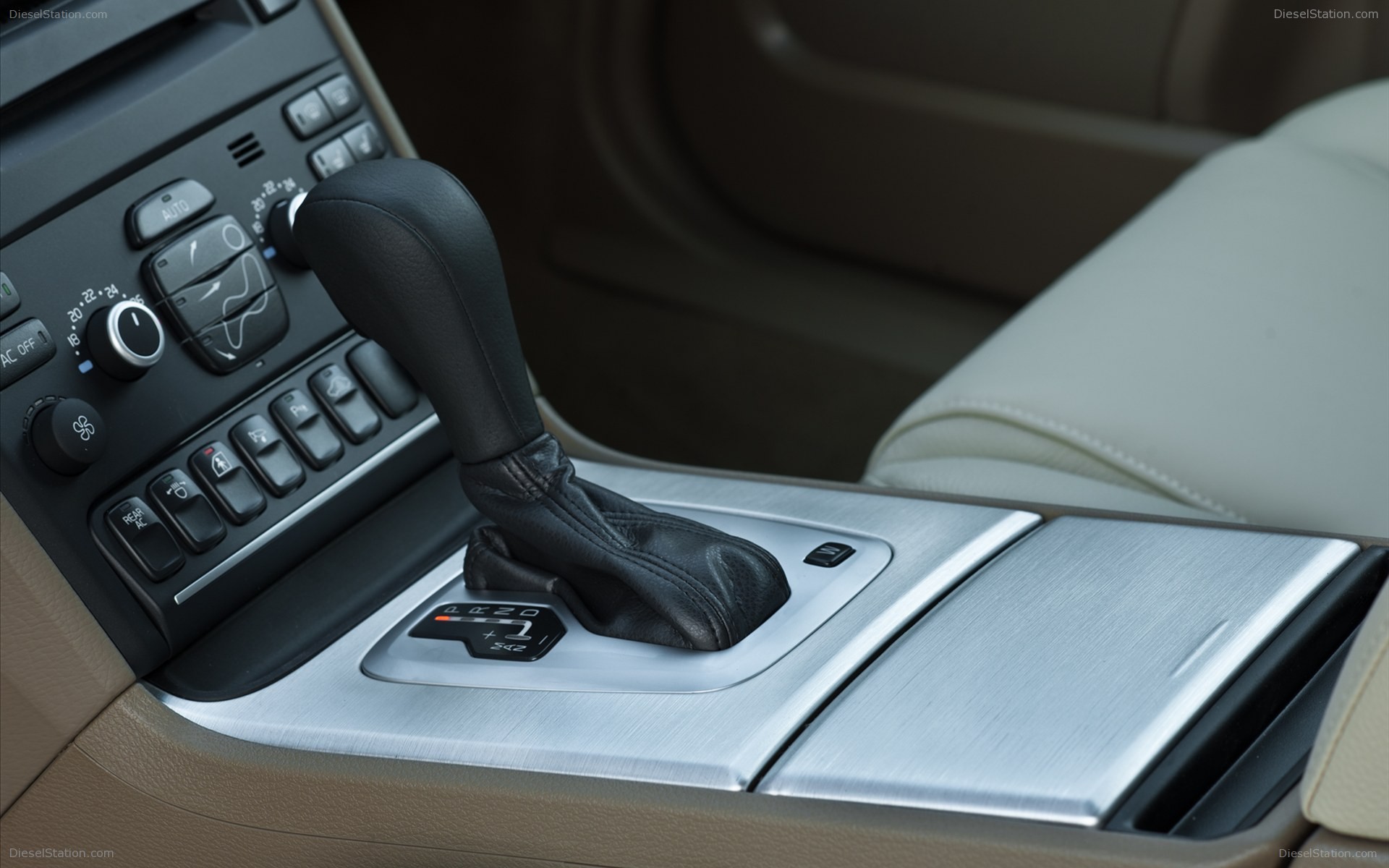 Volvo XC90 2012