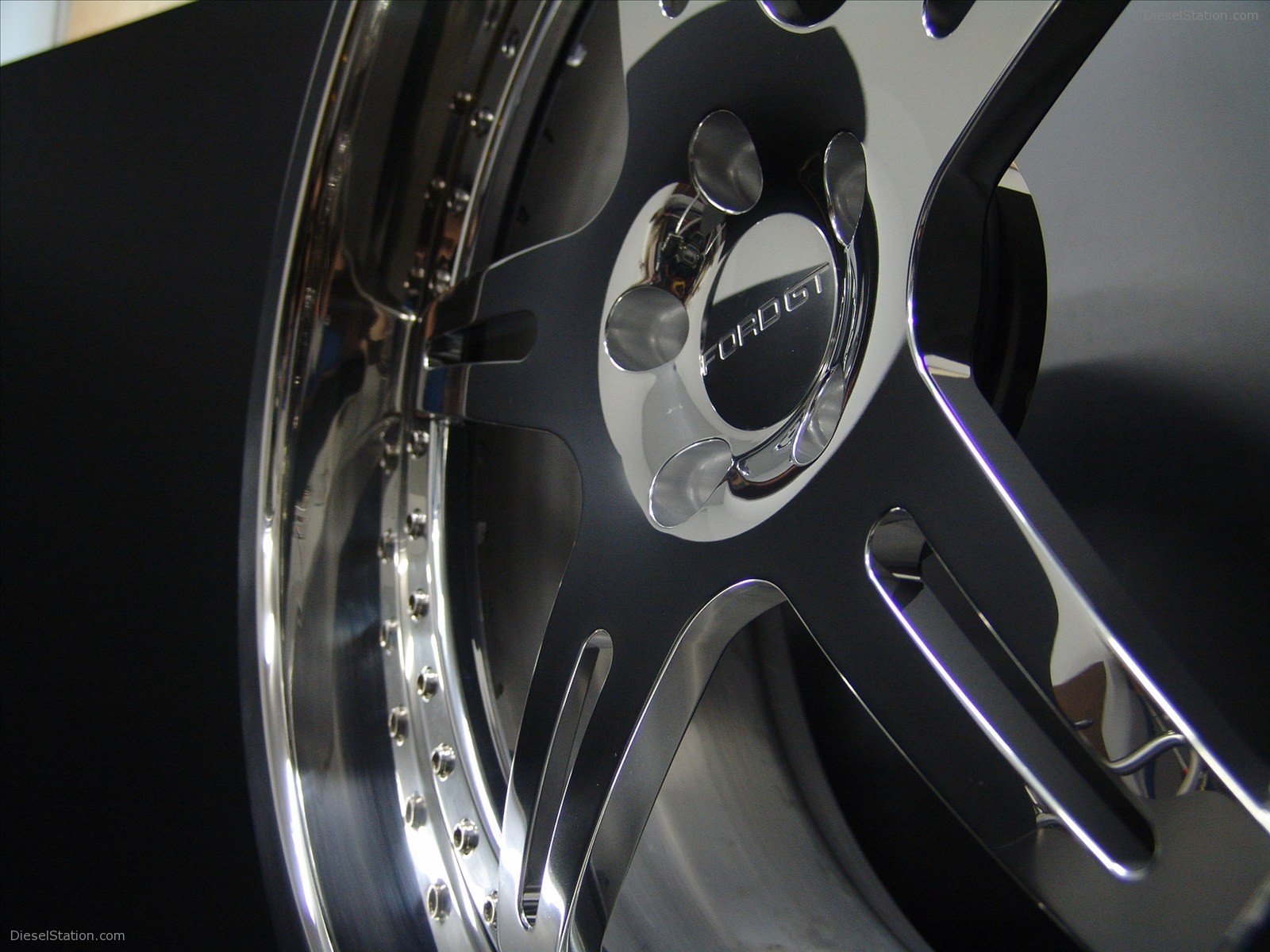 Wheelsandmore Ford GT 2011