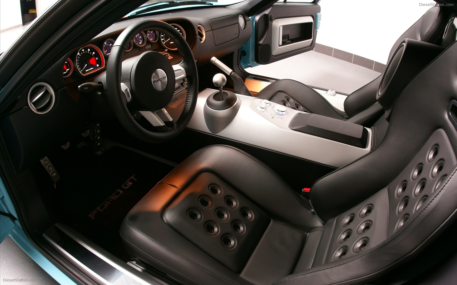 Wheelsandmore Ford GT 2011