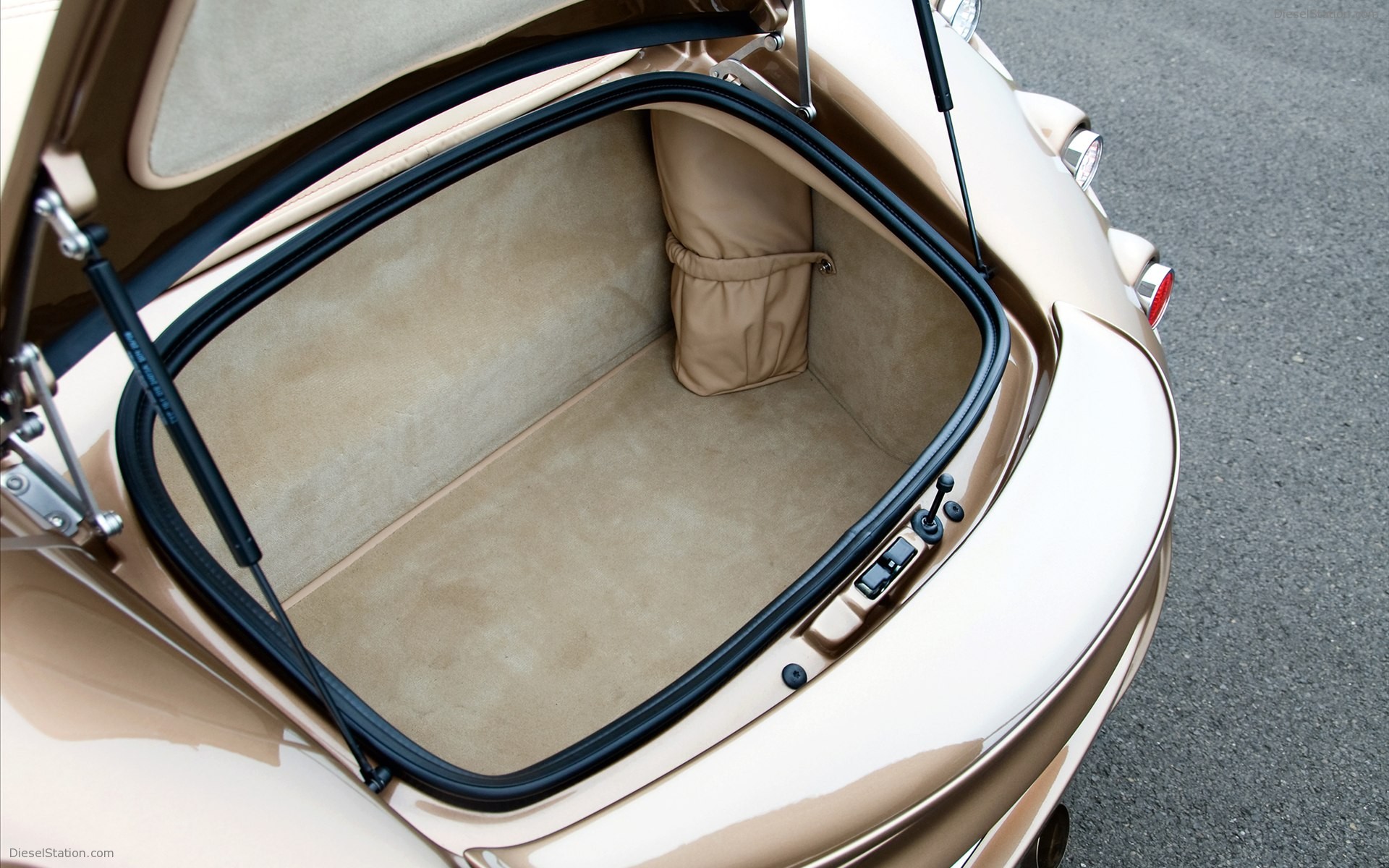 Wiesmann Roadster MF5 2011