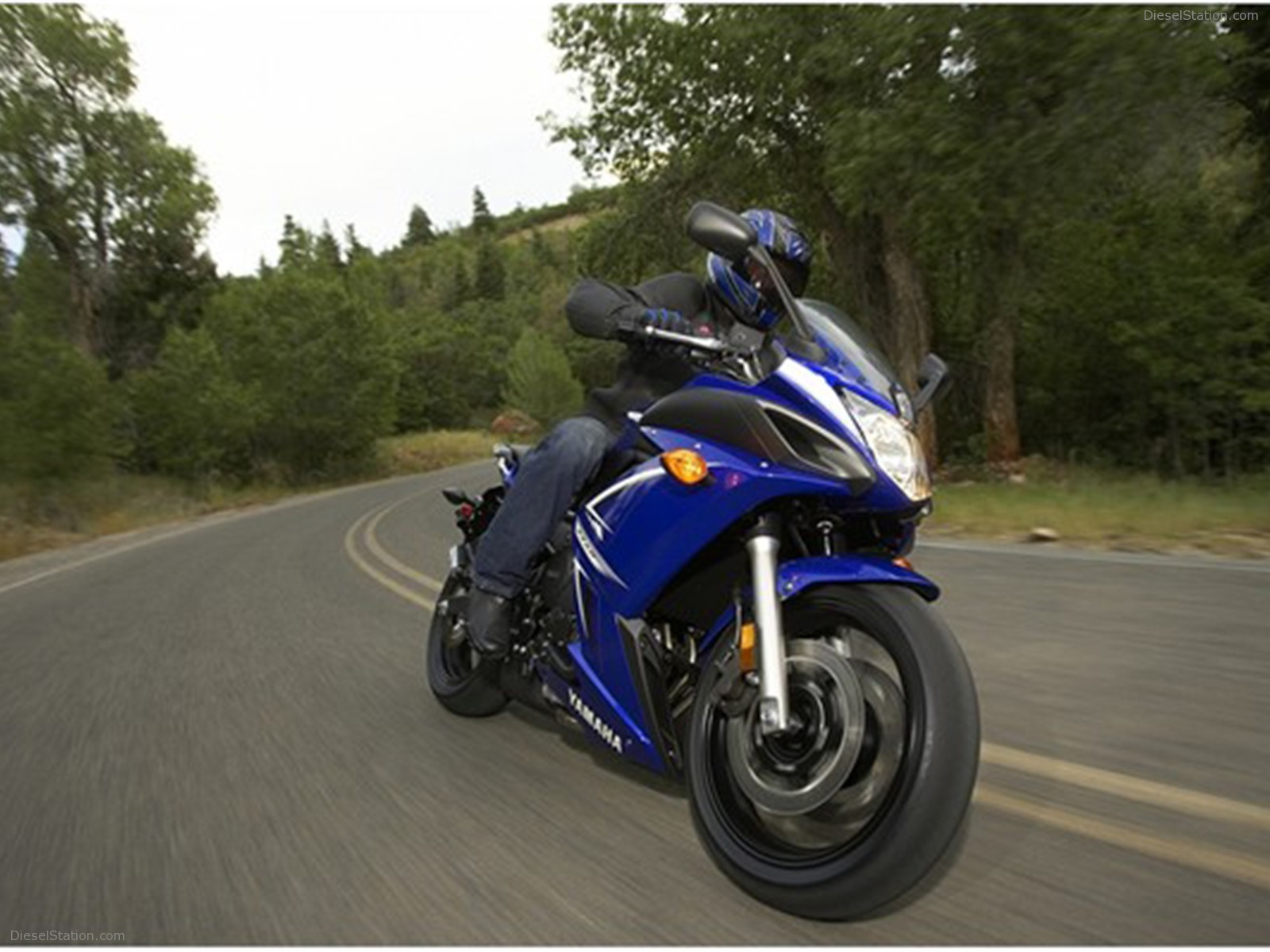2009 Yamaha FZ6R